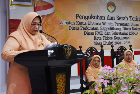 PENGUKUHAN KETUA DHARMA WANITA PERSATUAN UNSUR PELAKSANA TIDORE