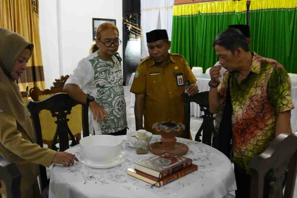 AROMA KEMENYAN di KEDATON