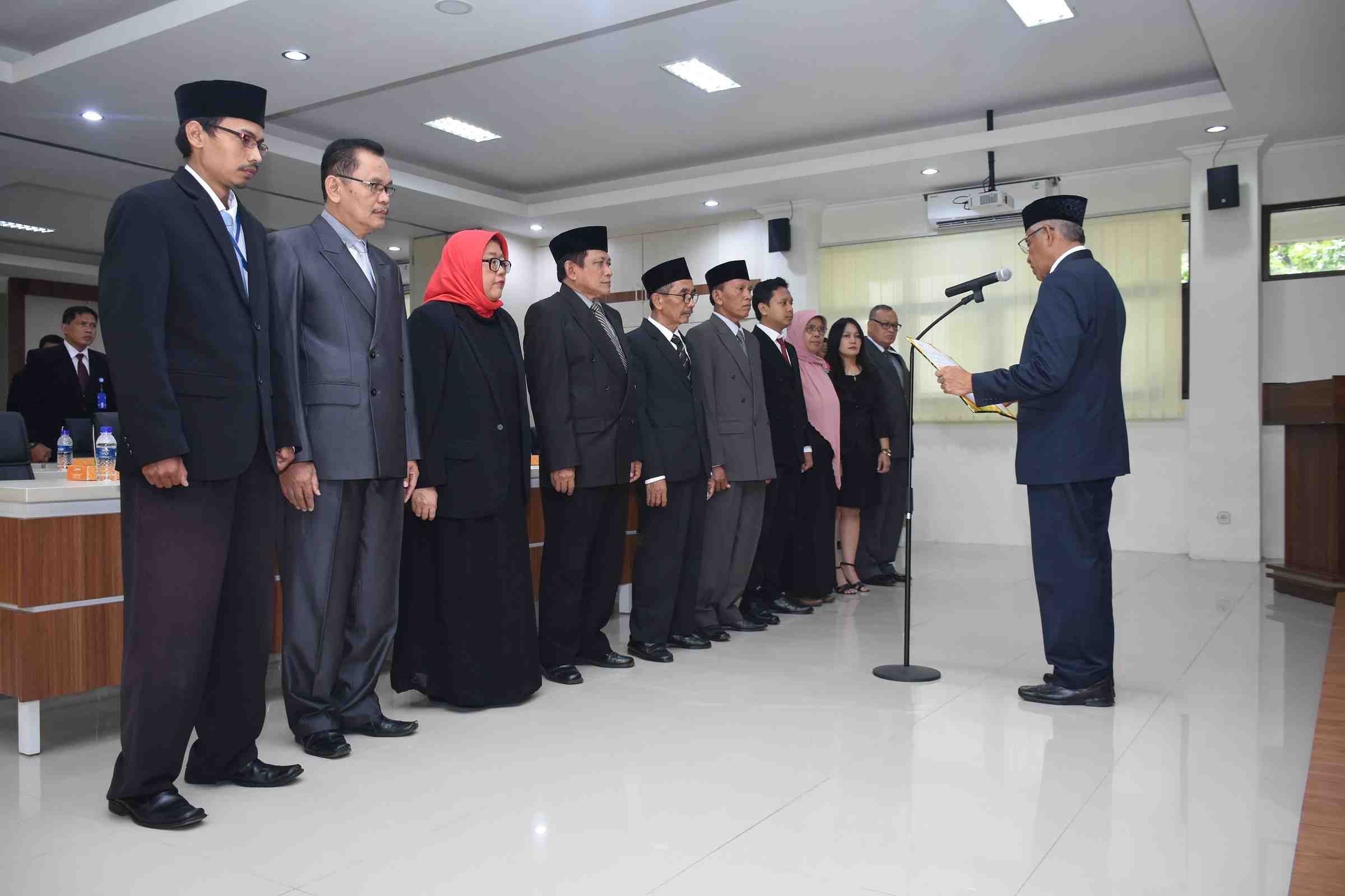 BUPATI KUKUHKAN DEWAN PENGAWAS PENDIDIKAN