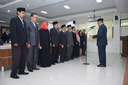 BUPATI KUKUHKAN DEWAN PENGAWAS PENDIDIKAN