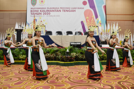 TARIAN KHAS DAYAK KALTENG
