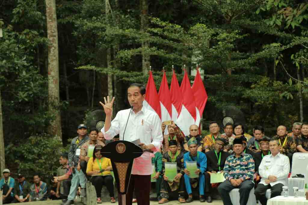 PENYERAHAN SERTIFIKAT KEHUTANAN SOSIAL 