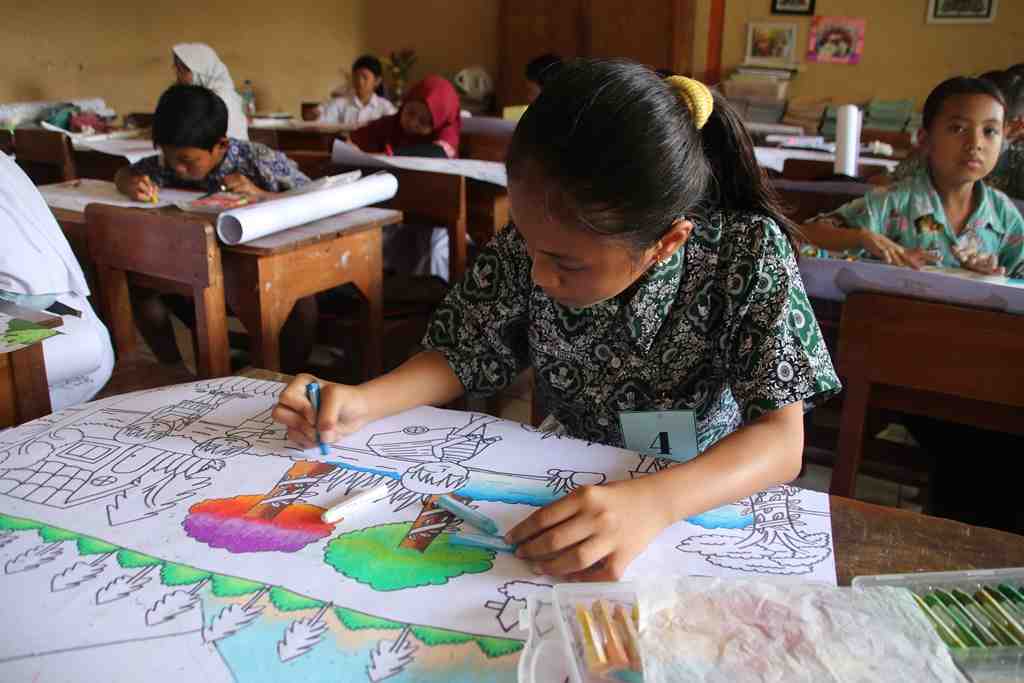 LOMBA GAMBAR BERCERITA