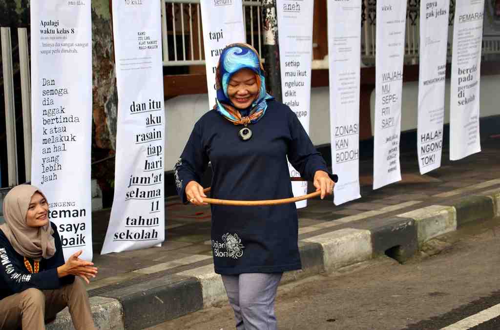 MAIN HULA HOOP