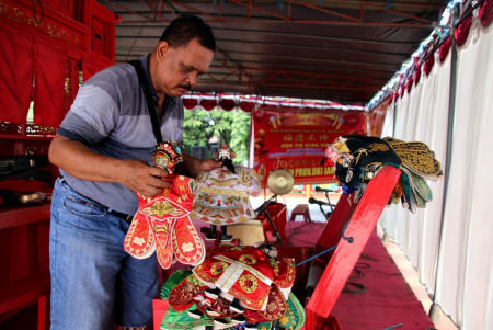 MENATA WAYANG POTEHI