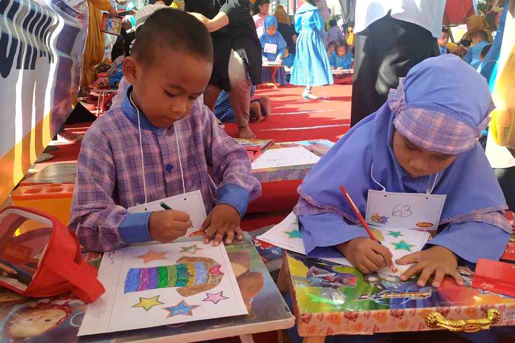 MEWARNAI GAMBAR