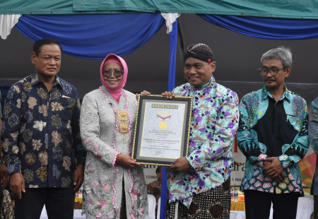 DESA CONDONGCATUR MERAIH REKOR MURI