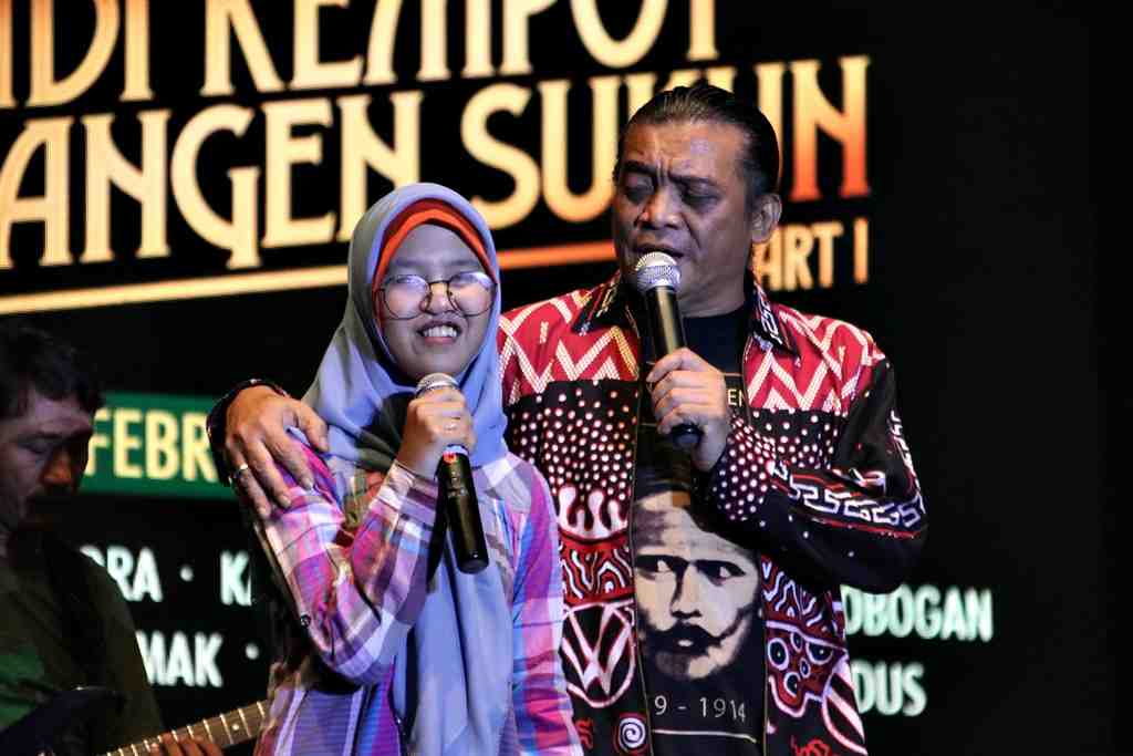 PENYANYI BERKEBUTUHAN KHUSUS