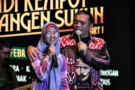 PENYANYI BERKEBUTUHAN KHUSUS
