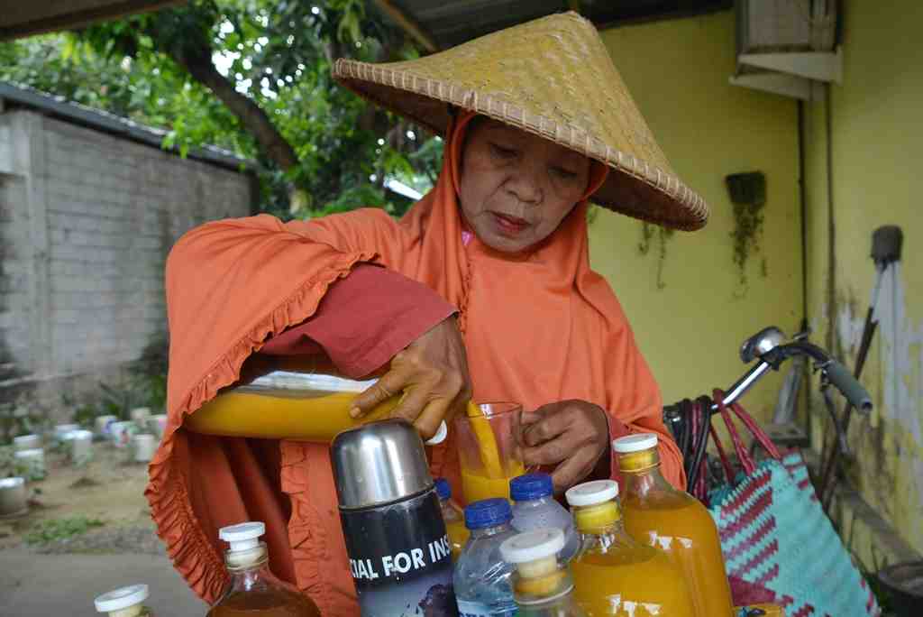 PENJUAL JAMU
