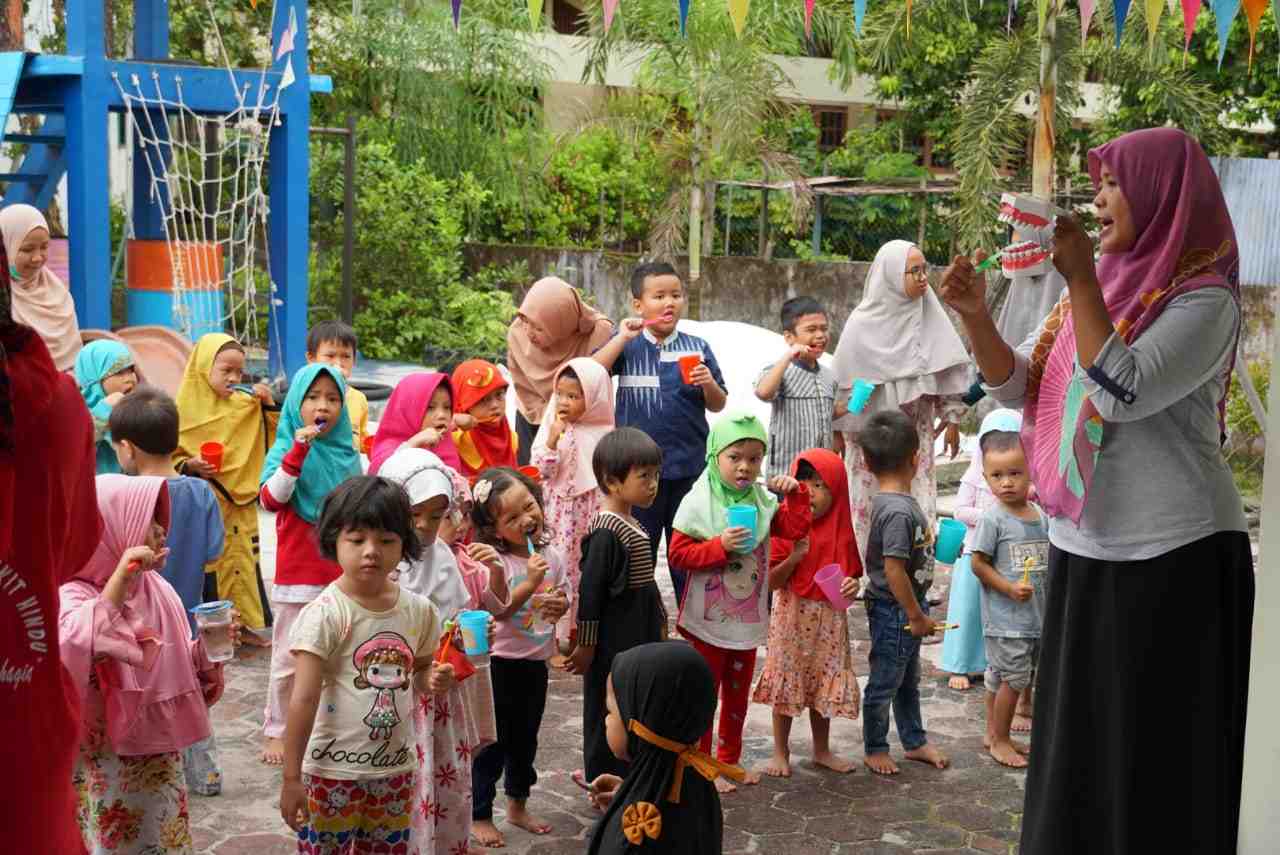 MEMANDU PRAKTIK MENYIKAT GIGI