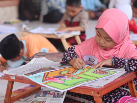 LOMBA MEWARNAI