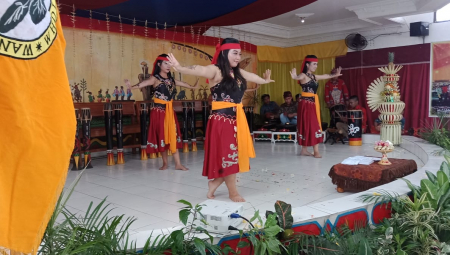 TARIAN TRADISIONAL