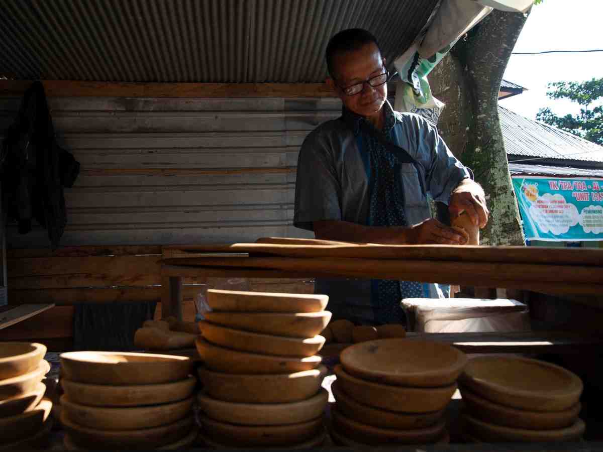 MENGHALUSKAN ULEKAN COBEK KAYU ULIN