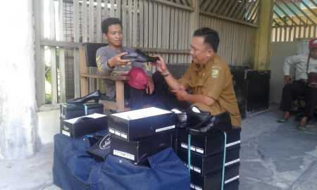 PENJUAL SEPATU KELILING