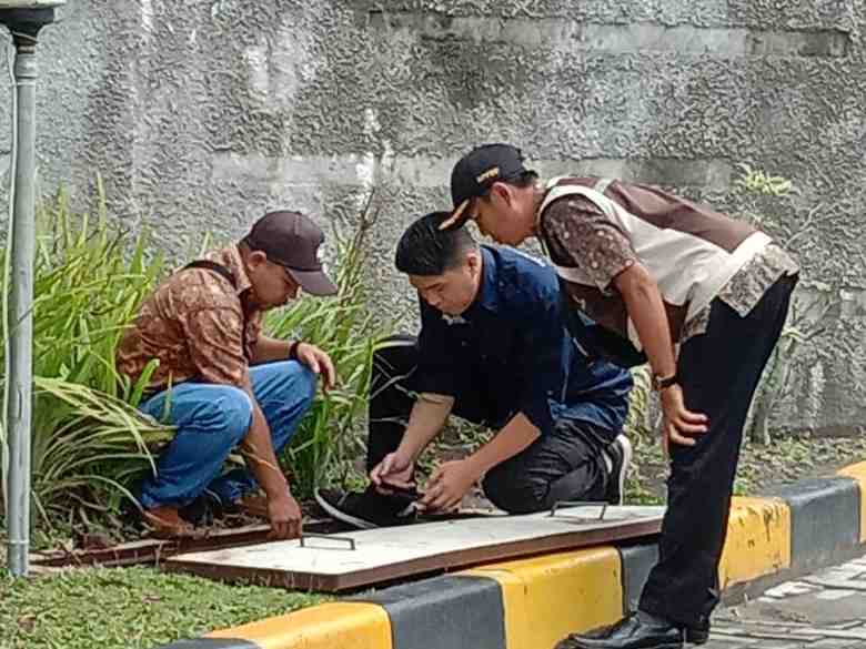 PEMERIKSAAN DAN PENCATATAN METERAN AIR