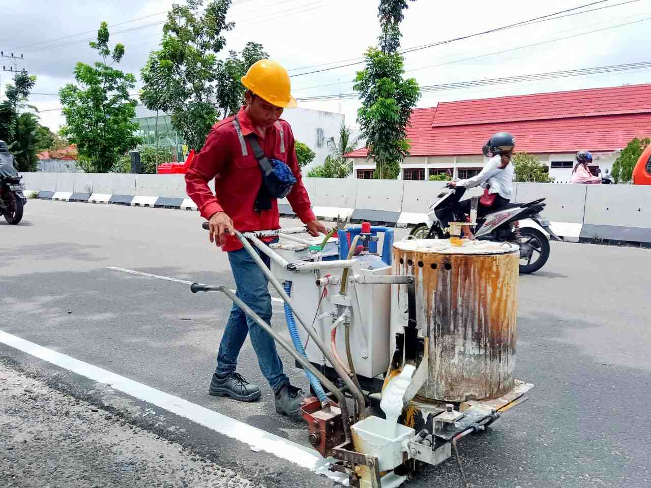 CAT MARKAH JALAN