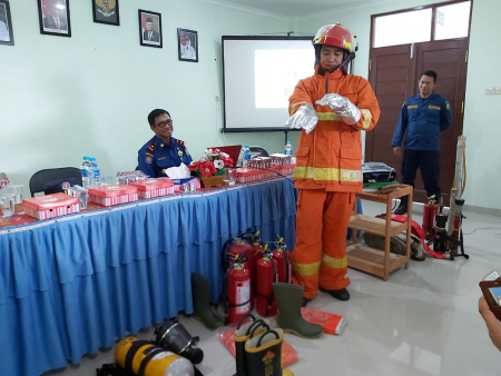 ALAT PELINDUNG DIRI PEMADAM KEBAKARAN