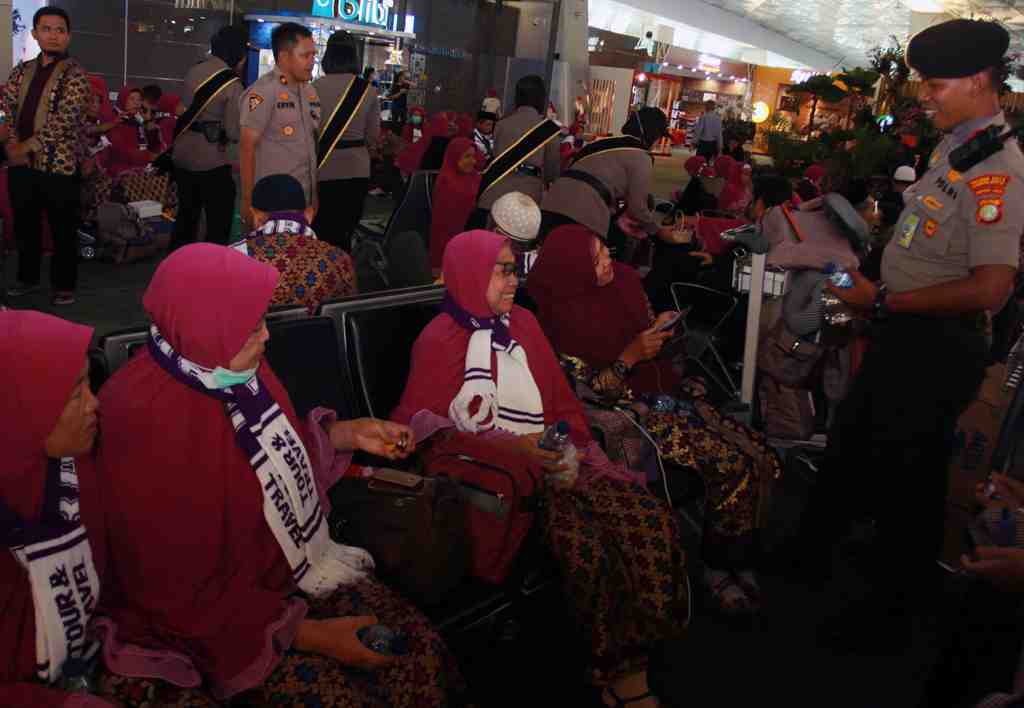 POLISI HIBUR CALON JAMAAH UMRAH YANG GAGAL BERANGKAT