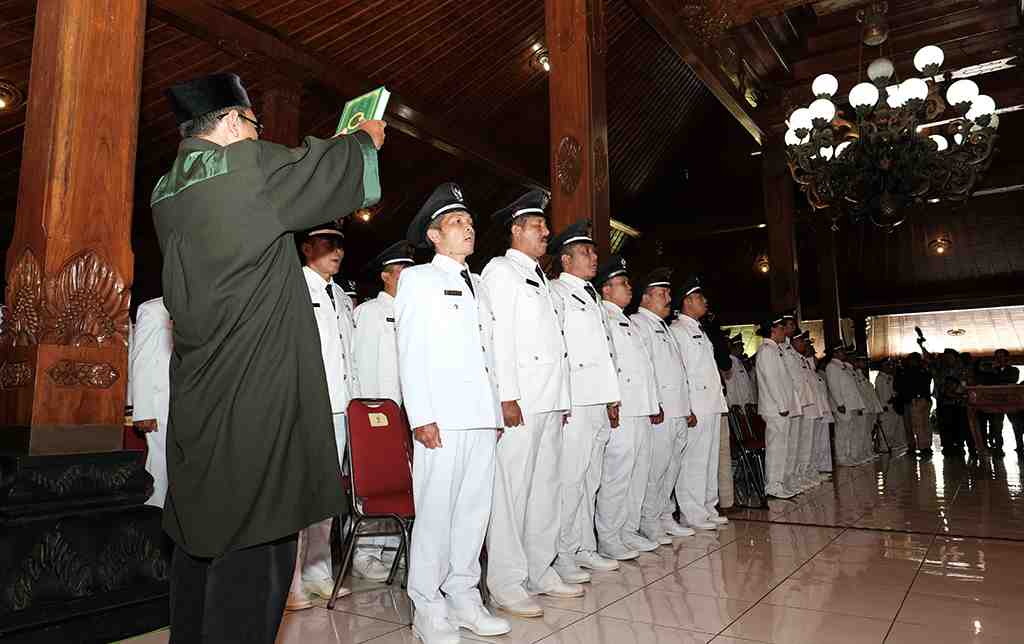 PENGAMBILAN SUMPAH KEPALA DESA TERPILIH DI TEMANGGUNG