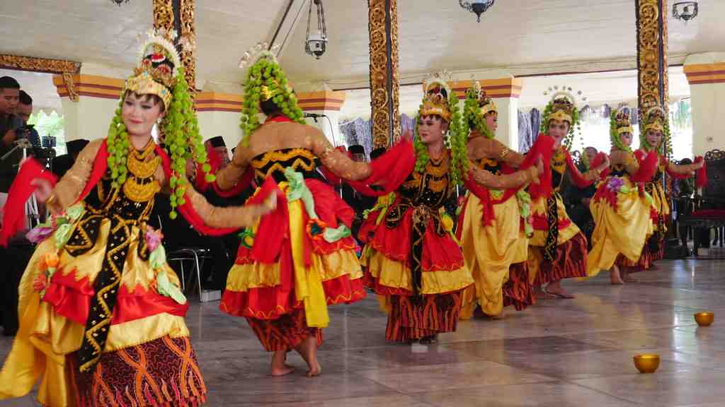 TARI MOANG SANGKAL SUMENEP