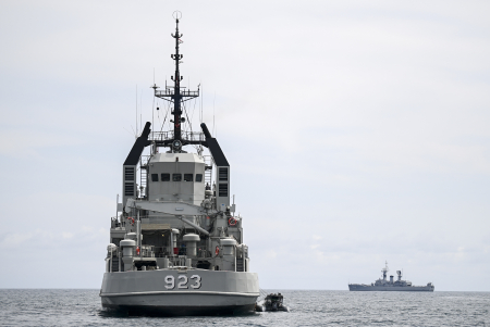 TNI KERAHKAN 13 KRI UNTUK AMANKAN PERAIRAN BALI