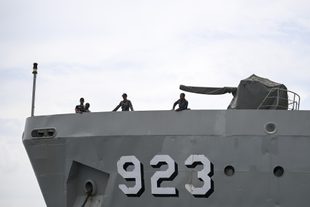 TNI KERAHKAN 13 KRI UNTUK AMANKAN PERAIRAN BALI