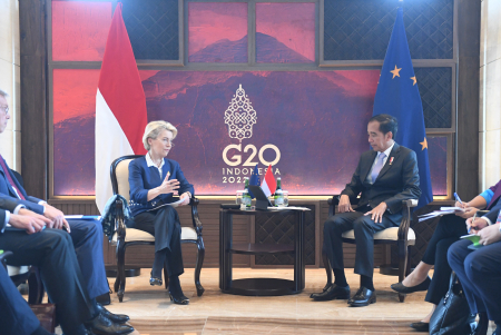 PERTAMUAN BILATERAL INDONESIA DENGAN UNI EROPA
