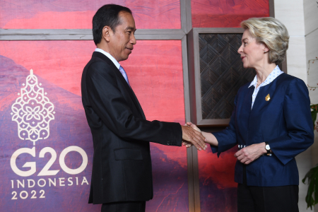 PERTAMUAN BILATERAL INDONESIA DENGAN UNI EROPA
