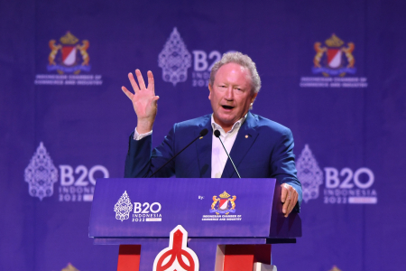 DISKUSI PANEL PERTAMA B20 SUMMIT INDONESIA