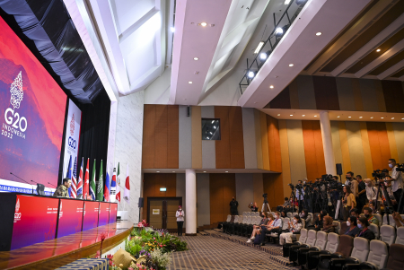KONFERENSI PERS MENKO MARVES JELANG KTT G20