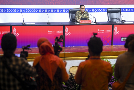 KONFERENSI PERS MENKO MARVES JELANG KTT G20