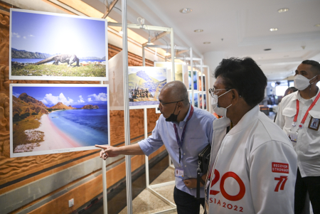 MENKOMINFO PAMERAN FOTO RECOVER TOGETHER RECOVER STRONGER