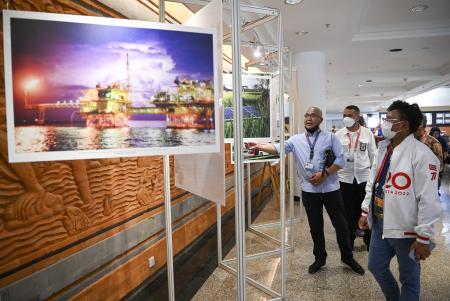 MENKOMINFO PAMERAN FOTO RECOVER TOGETHER RECOVER STRONGER