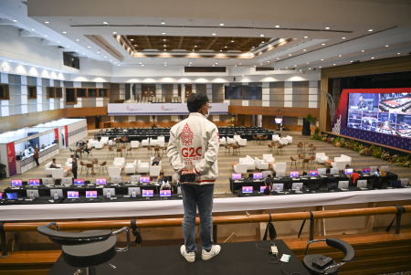 MENKOMINFO TINJAU KESIAPAN MEDIA CENTER KTT G20