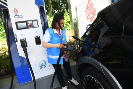 MOBIL LISTRIK KENDARAAN RESMI DELEGASI KTT G20