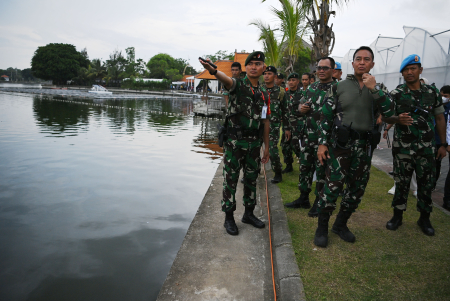 PANGLIMA TNI TINJAU KESIAPAN PENGAMANAN KTT G20 DI TAHURA