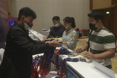 PENGAMBILAN IDENTITAS PESERTA KTT G20