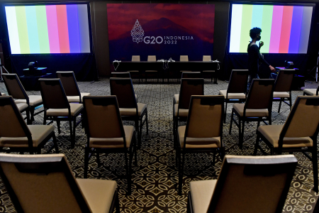 PERSIAPAN INFRASTRUKTUR MEDIA CENTER KTT G20