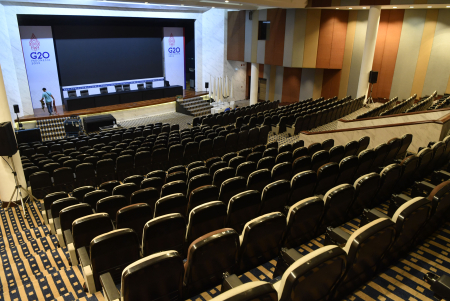 PERSIAPAN INFRASTRUKTUR MEDIA CENTER KTT G20