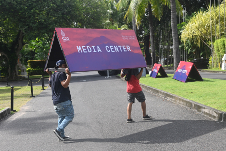 PERSIAPAN MEDIA CENTER KTT G20