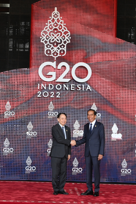 PRESIDEN JOKOWI SAMBUT PRESIDEN ADB