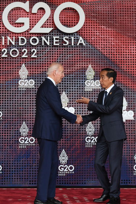 PRESIDEN JOKOWI SAMBUT PRESIDEN AMERIKA SERIKAT