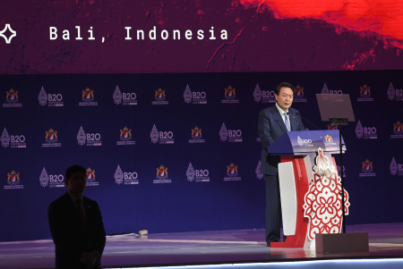 PRESIDEN KORSEL BICARA DI B20 SUMMIT INDONESIA