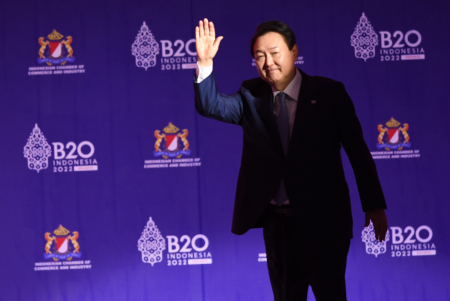 PRESIDEN KORSEL BICARA DI B20 SUMMIT