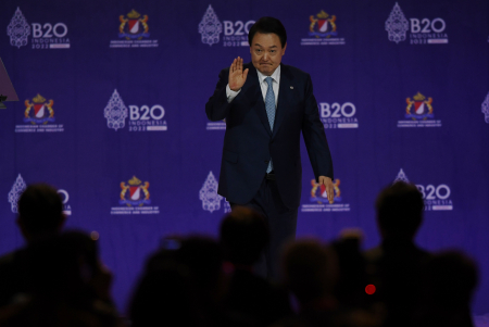 PRESIDEN KORSEL BICARA DI B20 SUMMIT