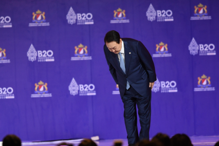 PRESIDEN KORSEL BICARA DI B20 SUMMIT