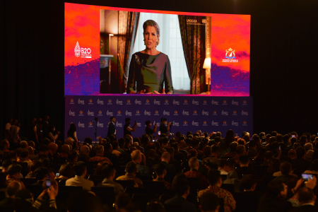 RATU BELANDA BICARA DI B20 SUMMIT 