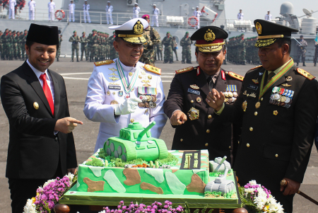 PERINGATAN HUT TNI DI KOARMADA II