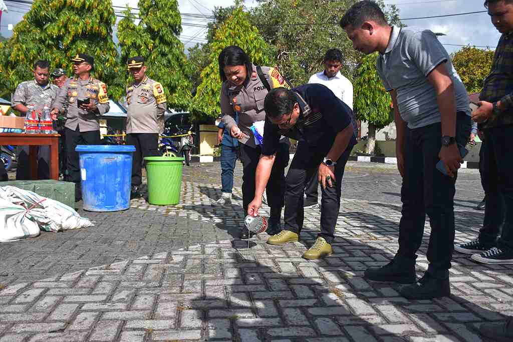 MUSNAHKAN MINUMAN KERAS
